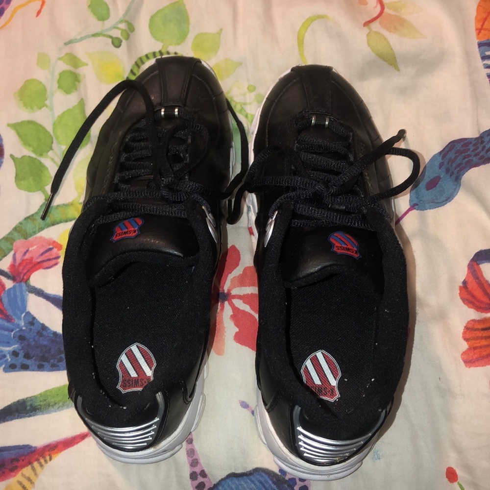 k•swiss tennis shoes